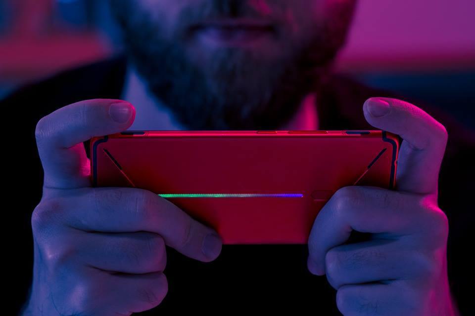 Magic Spacel Trigger How to Use Your REDMAGIC Mars' Shoulder Triggers (with GIFs ...